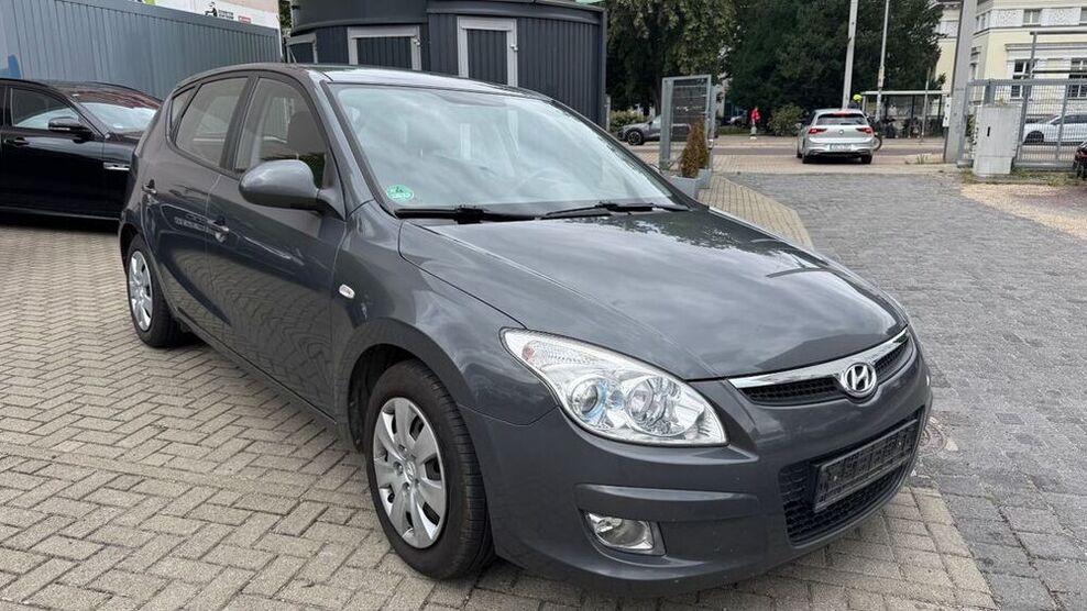 i30