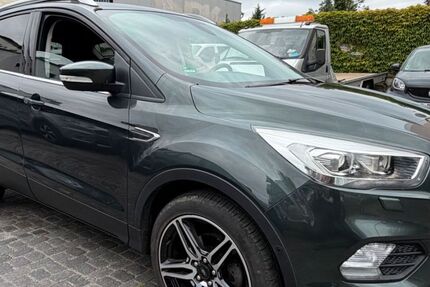 Ford Kuga 88.000 km 9.490 &euro; Magdeburg 39112