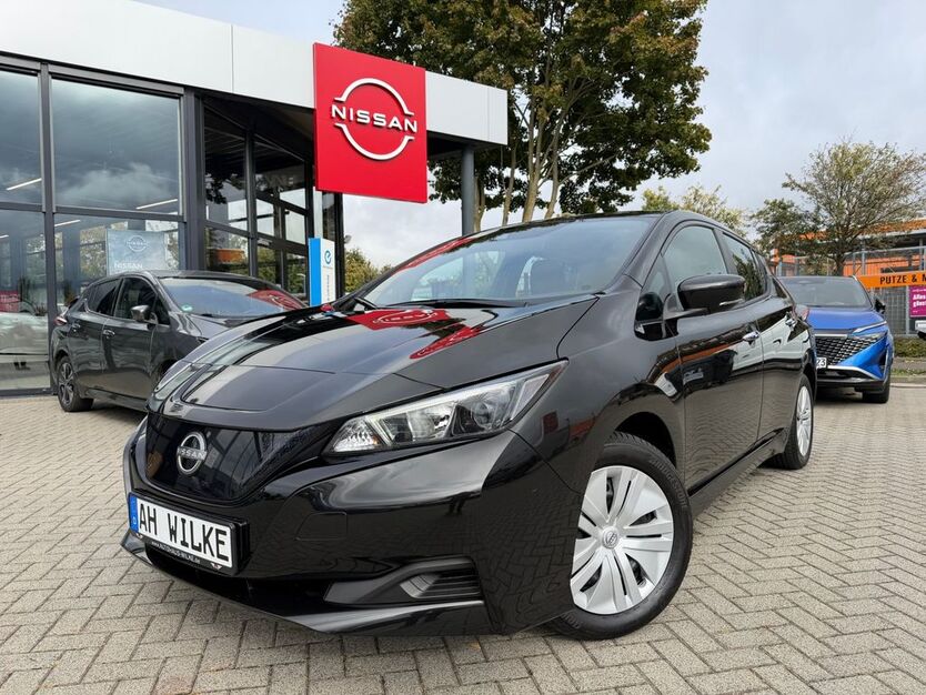 Nissan Leaf 24.392 km 14.890 € Magdeburg 39120