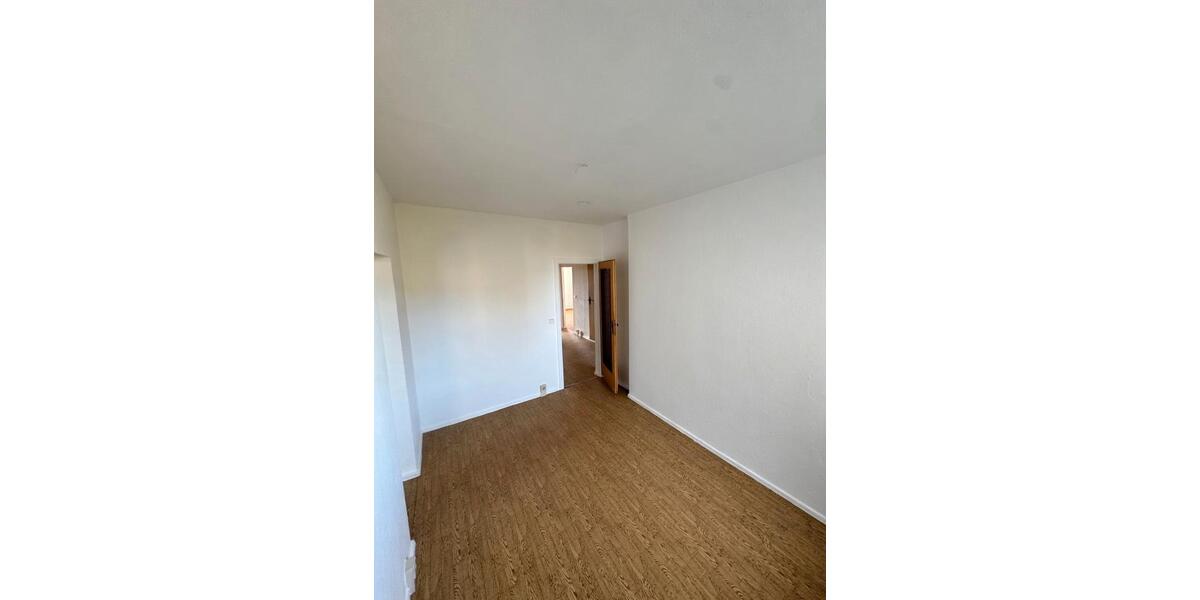 Etagenwohnung Schönebeck (Elbe) - 4 Zimmer, 65 m&sup2;, 429&euro; | Angebot:26130062