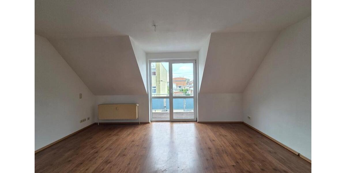 Dachgeschoßwohnung Oschersleben (Bode) - 3 Zimmer, 81 m&sup2;, 69.000&euro; | Angebot:27285585
