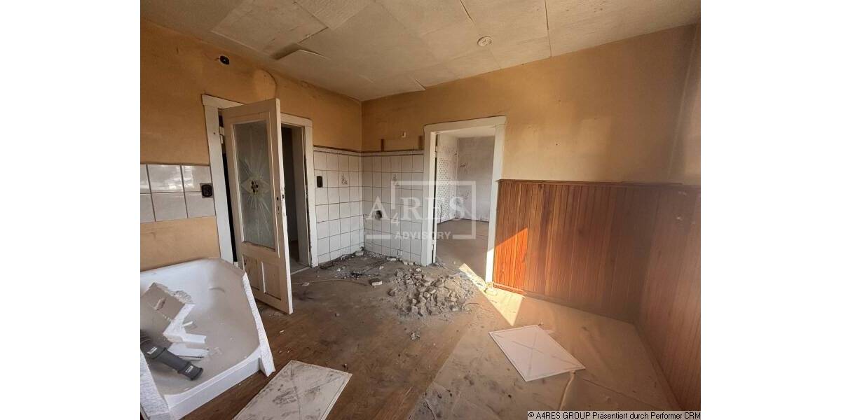 Mehrfamilienhaus, Wohnhaus Hakeborn Hakeborn - 1 Zimmer, 300 m&sup2;, 20.000&euro; | Angebot:25997801