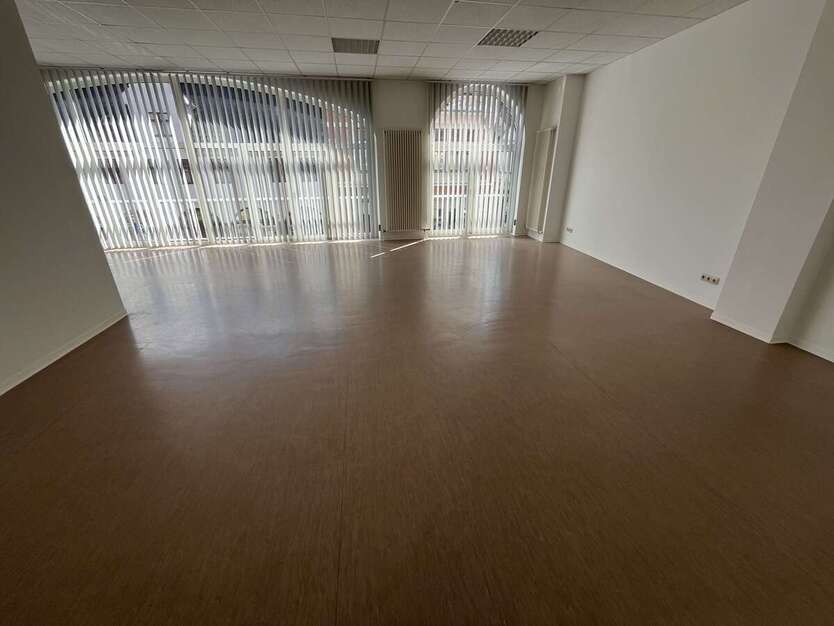 Büro in Burg 1.053 € 175.5 m² zimmer