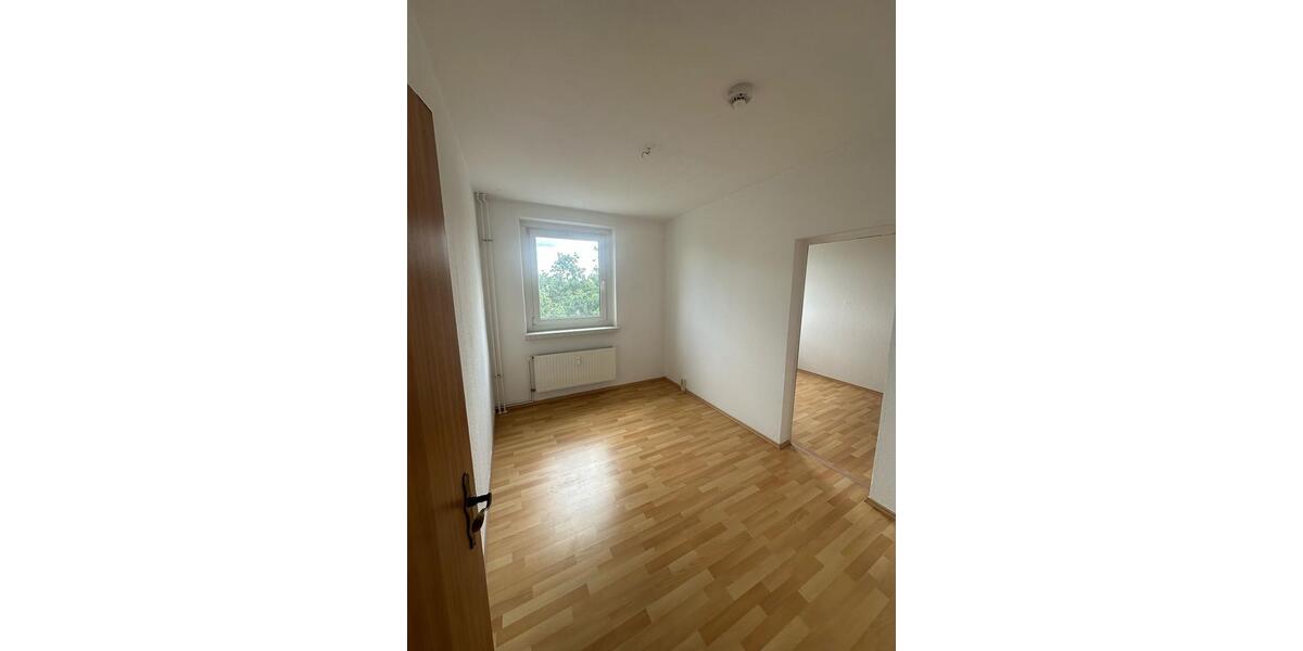 Etagenwohnung Magdeburg Brückfeld - 4 Zimmer, 65 m&sup2;, 475&euro; | Angebot:21693995