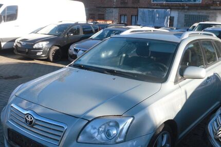 Toyota Avensis 325.678 km 1.700 &euro; Calbe 39240