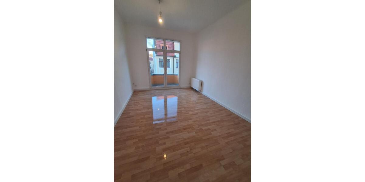 Etagenwohnung Magdeburg Nordwest - 4 Zimmer, 96 m&sup2;, 799&euro; | Angebot:24639654