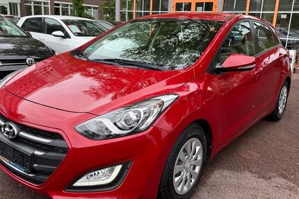Hyundai i30 41.080 km 10.990 &euro; Magdeburg 39124