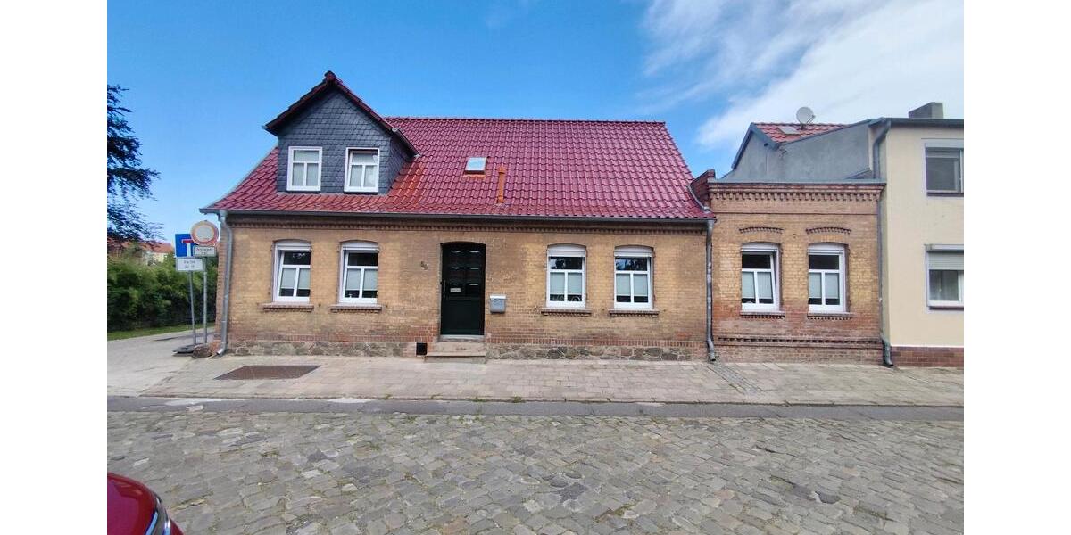 Einfamilienhaus Burg - 7 Zimmer, 160 m&sup2;, 220.000&euro; | Angebot:26120503