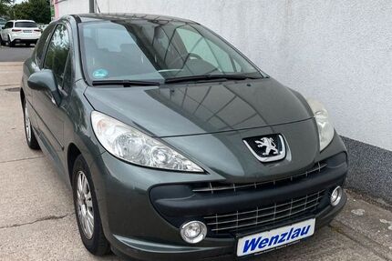 Peugeot 207 113.000 km 3.000 &euro; Magdeburg 39128