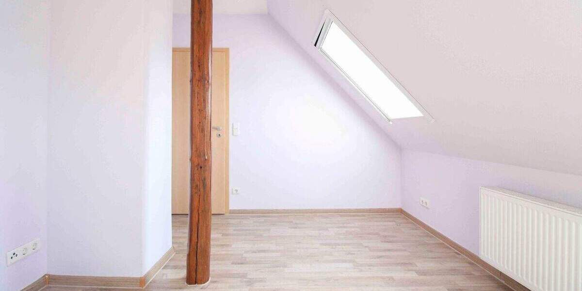 Großes Grundstück mit Zweifamilienhaus - ideal für Familien & Mehrgenerationen 8 zimmer