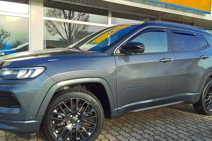 Jeep Compass 72.421 km 22.890 &euro; Schönebeck (Elbe) 39218