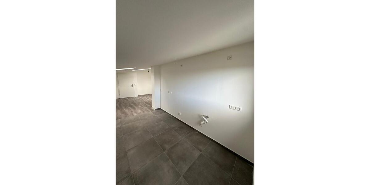 Dachgeschoßwohnung Magdeburg Großer Silberberg - 2 Zimmer, 70 m&sup2;, 700&euro; | Angebot:25551045