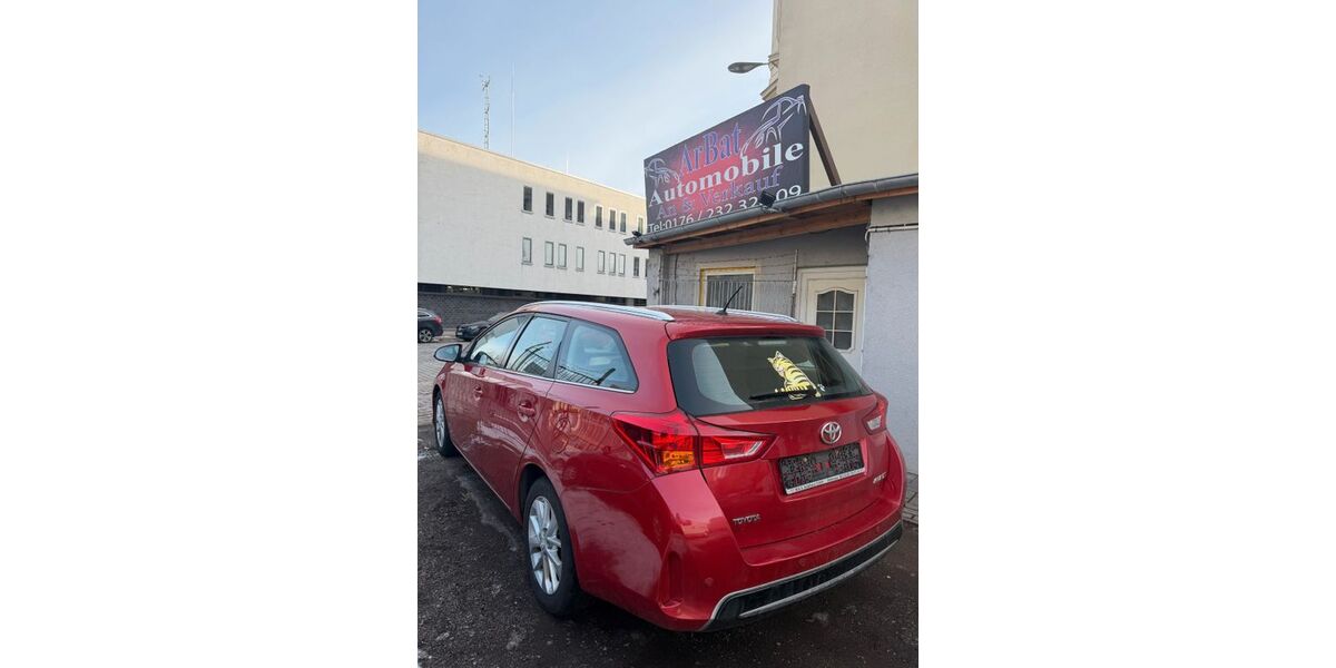 Toyota Auris 264.000 km 4.200 &euro; Magdeburg 39106