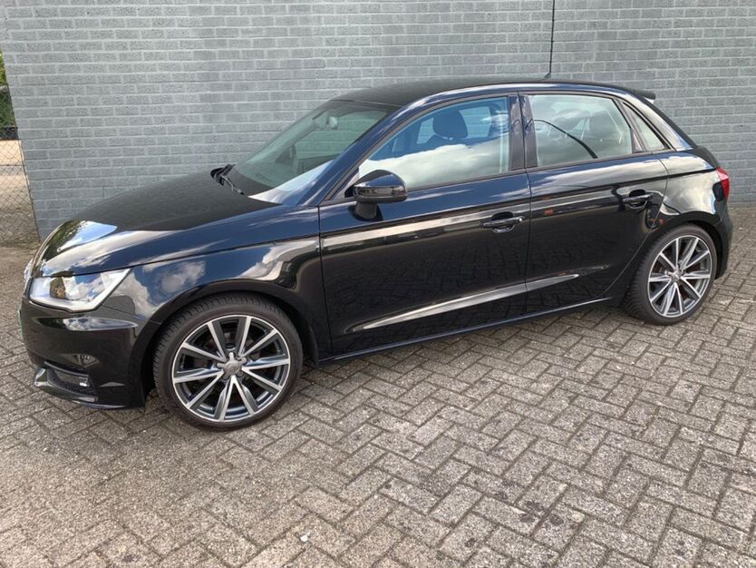 Audi A1 216.900 km 7.777 € BORNE 7622A