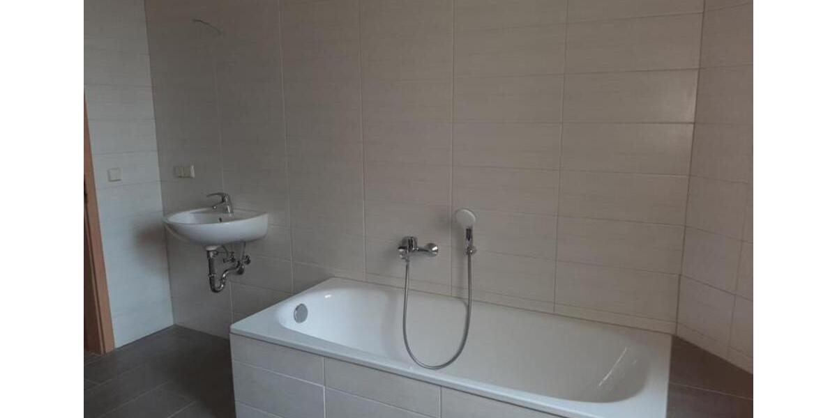 Erdgeschoßwohnung Magdeburg Leipziger Straße - 3 Zimmer, 77 m&sup2;, 500&euro; | Angebot:25893285