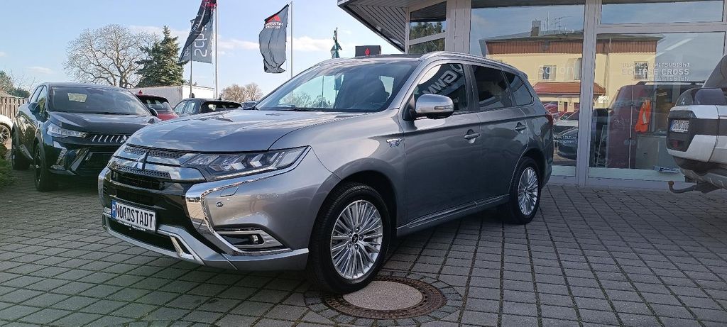Mitsubishi Plug-in Hybrid Outlander 59.160 km 21.990 &euro; Magdeburg 39124
