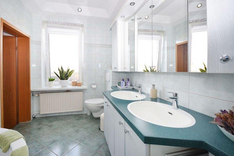 Einfamilienhaus Oschersleben (Bode) - 8 Zimmer, 260 m&sup2;, 320.000&euro; | Angebot:27027654