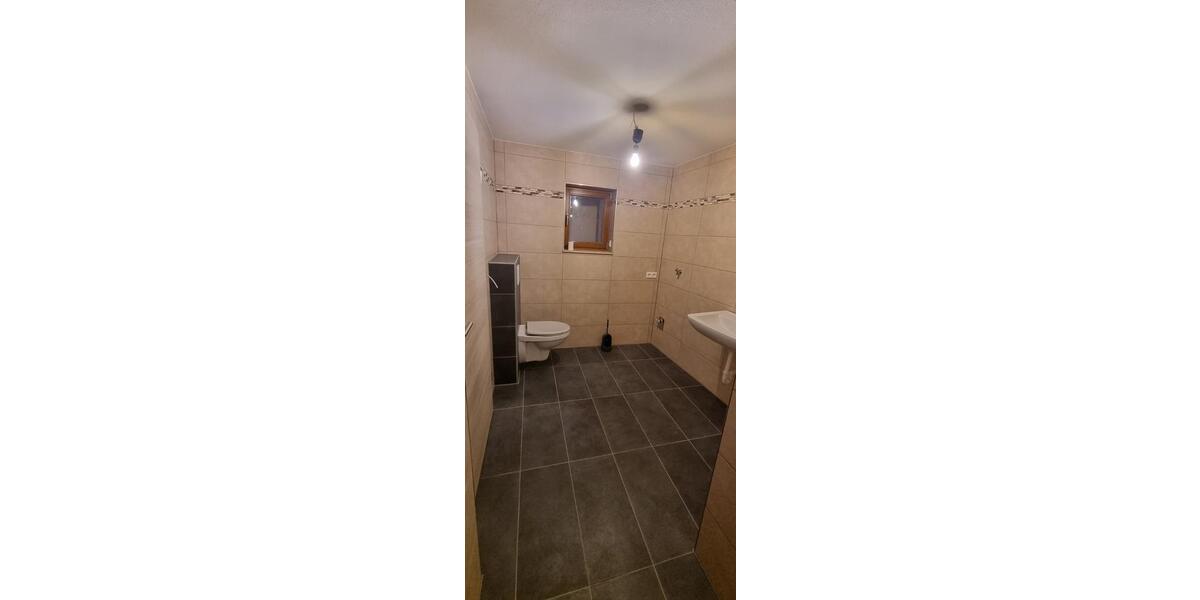 Erdgeschosswohnung mit Innenhof + Fußbodenheizung im Stadtzentrum 2 zimmer