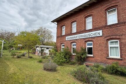 Haus Wolmirstedt - 8 Zimmer, 180 m&sup2;, 87.000&euro; | Angebot:26753089