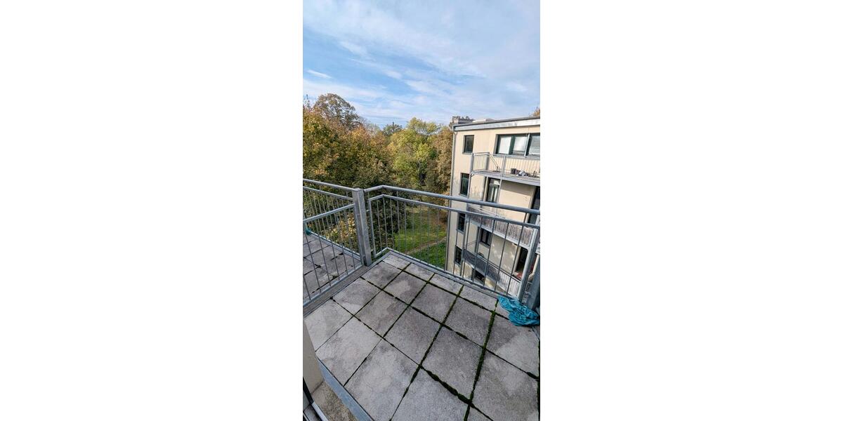 Dachgeschoßwohnung Magdeburg Leipziger Straße - 2 Zimmer, 67 m&sup2;, 430&euro; | Angebot:26100528