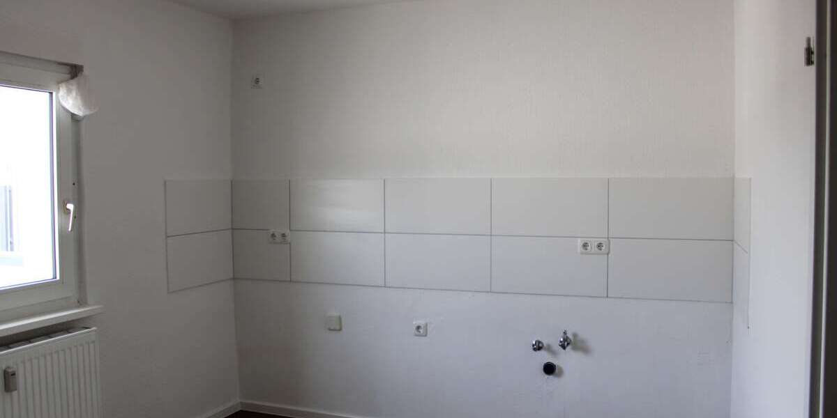 ruhige 4 Zimmer-Wohnung im Hinterhaus ***frisch renoviert*** mit Balkon - Dachgeschoßwohnung Magdeburg Sudenburg | Angebot:10983288