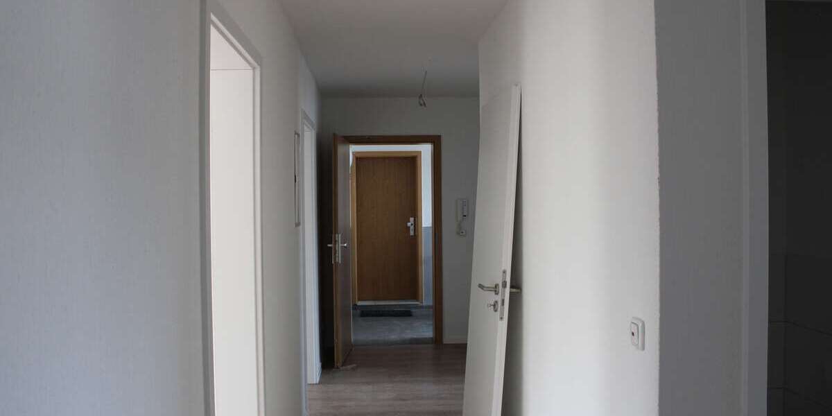 ruhige 4 Zimmer-Wohnung im Hinterhaus ***frisch renoviert*** mit Balkon 4 zimmer