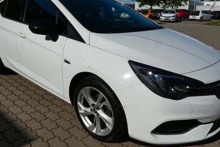 Opel Astra 29.592 km 14.634 € Magdeburg 39120