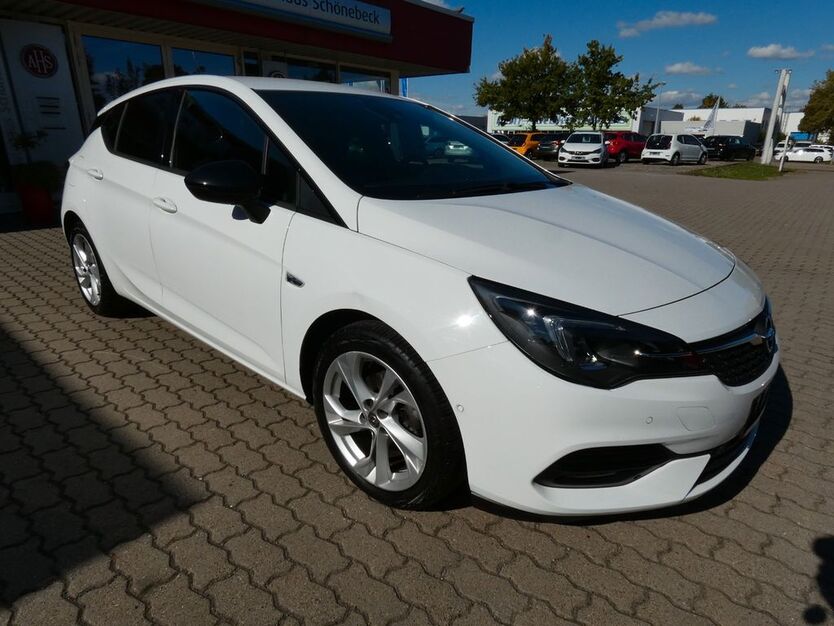 Opel Astra 29.592 km 14.634 € Magdeburg 39120