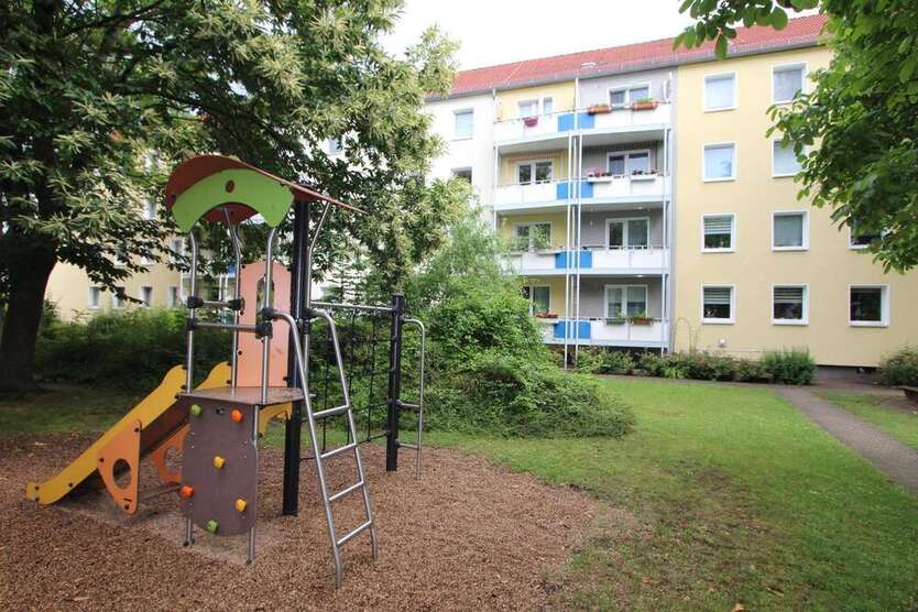 Wohnung zum Mieten in Magdeburg 510,30 € 70 m² 4 zimmer