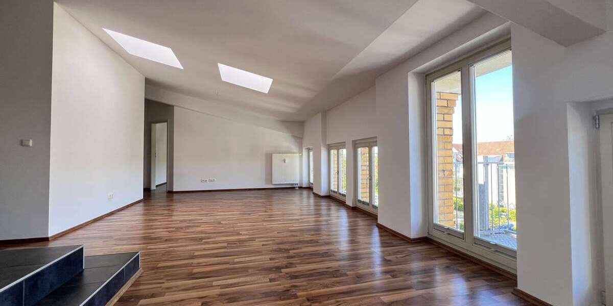 Etagenwohnung Magdeburg Neue Neustadt - 2 Zimmer, 86 m&sup2;, 655&euro; | Angebot:24622756