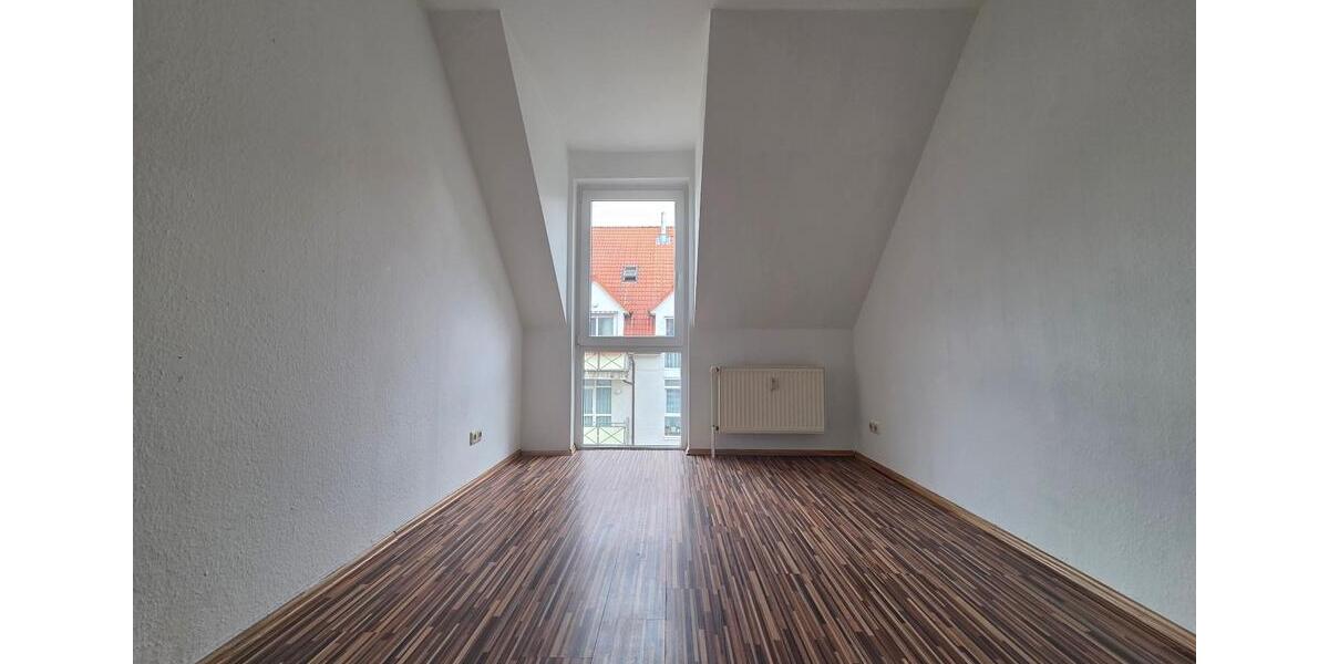 Dachgeschoßwohnung Oschersleben (Bode) - 3 Zimmer, 81 m&sup2;, 69.000&euro; | Angebot:27285585