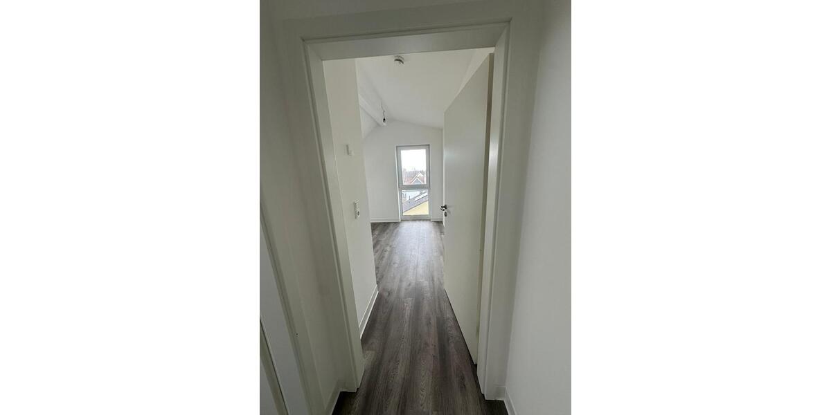 Dachgeschoßwohnung Magdeburg Großer Silberberg - 2 Zimmer, 70 m&sup2;, 700&euro; | Angebot:25551045