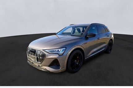 Audi e-tron 48.726 km 37.940 &euro; Magdeburg 39126