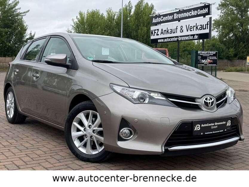 Toyota Auris 84.000 km 11.800 € Magdeburg 39118