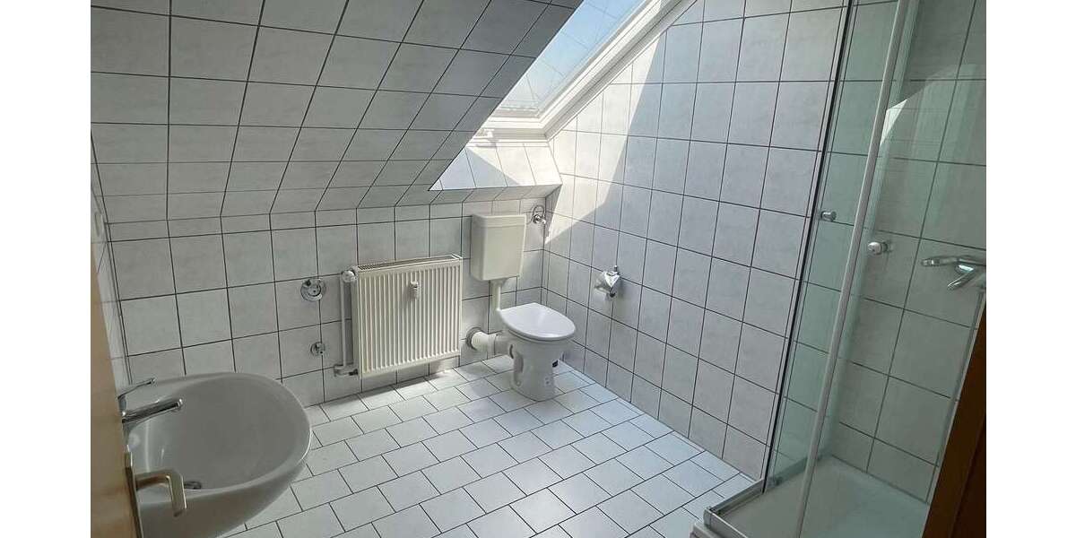 *** Tolle Dachgeschosswohnung direkt bezugsfertig, 2er WG geeignet *** mit Einbauküche - Dachgeschoßwohnung Magdeburg Neue Neustadt | Angebot:8125640