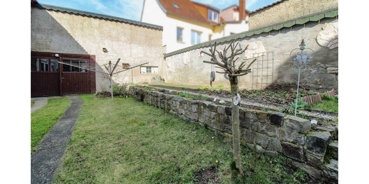 Reihenmittelhaus Calbe - 5 Zimmer, 220 m&sup2;, 113.000&euro; | Angebot:26176324