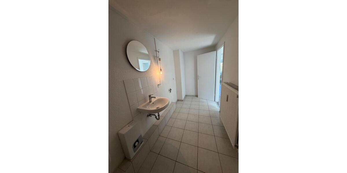 Dachgeschoßwohnung Magdeburg Leipziger Straße - 2.5 Zimmer, 64 m&sup2;, 400&euro; | Angebot:27532906