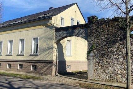 Haus Magdeburg Brückfeld - 8 Zimmer, 263 m&sup2;, 275.000&euro; | Angebot:26477724