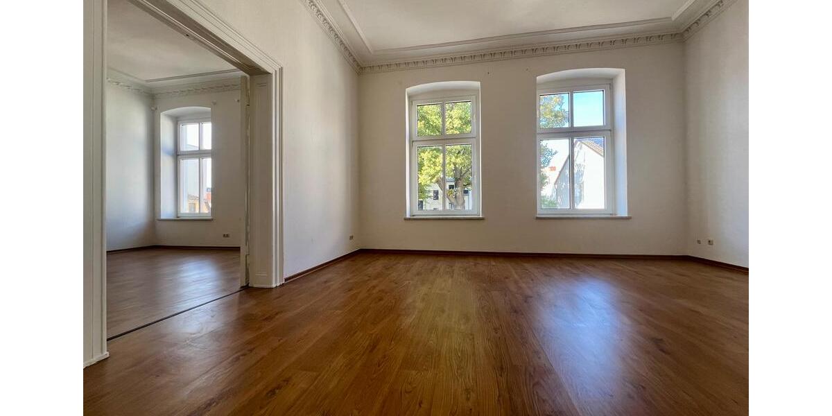 Büro- oder Praxisfläche mit 7-Zimmern, großer verglaster Loggia, Fußbodenheizung & Gäste-WC. zimmer