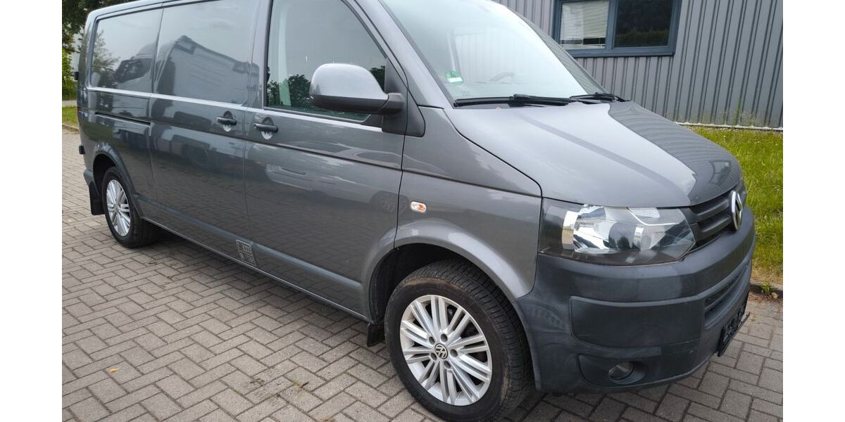 VW T5 Transporter 211.369 km 6.980 &euro; Magdeburg 39130