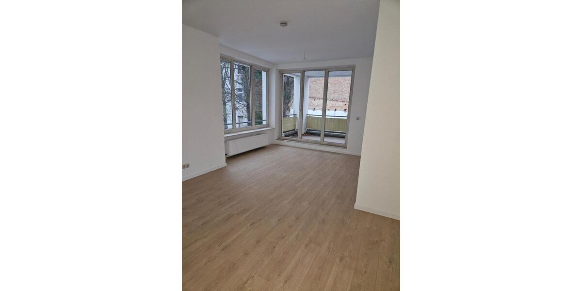 Etagenwohnung Magdeburg Neue Neustadt - 3 Zimmer, 89 m&sup2;, 630&euro; | Angebot:25903022