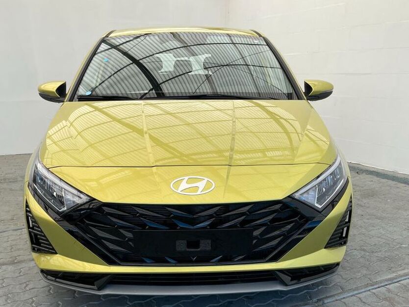 i20