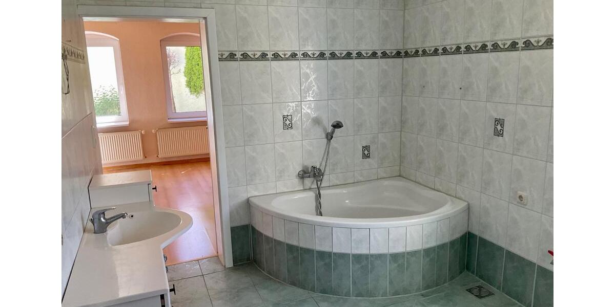 Mehrfamilienhaus, Wohnhaus Barleben - 6 Zimmer, 212 m&sup2;, 237.000&euro; | Angebot:26718205
