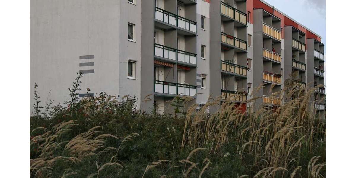 Etagenwohnung Calbe - 4 Zimmer, 81 m&sup2;, 430&euro; | Angebot:26082957