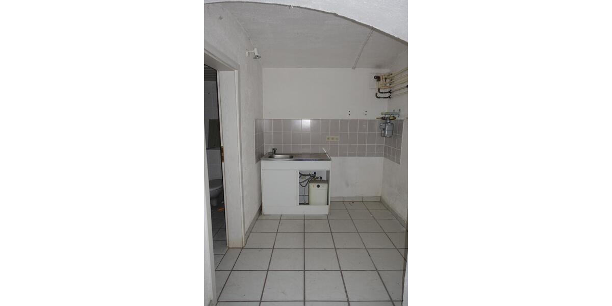 Renovierungsbedürftiges Kleinbüro zimmer