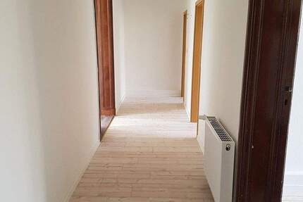 großzügig geschnittene 3-Raumwohnung 3 zimmer