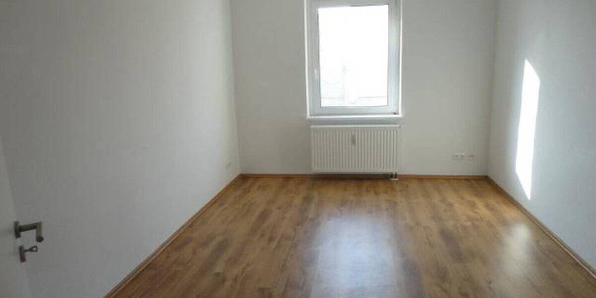 Etagenwohnung Magdeburg Neue Neustadt - 4 Zimmer, 98 m&sup2;, 840&euro; | Angebot:26654600