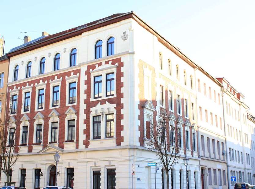 *** Tolle Dachgeschosswohnung direkt bezugsfertig, 2er WG geeignet *** mit Einbauküche 2 zimmer