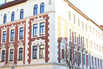 *** Tolle Dachgeschosswohnung direkt bezugsfertig, 2er WG geeignet *** mit Einbauküche - Wohnung Magdeburg Neue Neustadt | Angebot:8125640