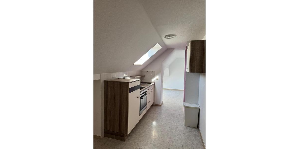 Dachgeschoßwohnung Magdeburg Diesdorf - 1 Zimmer, 30 m&sup2;, 270&euro; | Angebot:25855764